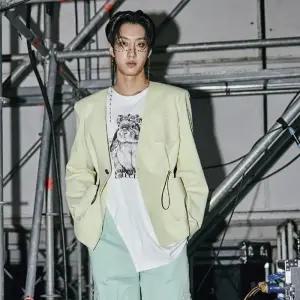 [곽현주컬렉션] 24SS YELLOW BACK PLACKET BIG POKET JACKET