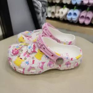 크록스 헬로키티 앤 프렌즈 파스텔 클래식 클로그 키즈 멀티 212685-90H