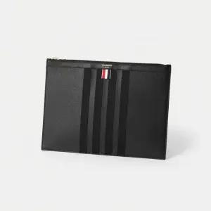 톰브라운 RWB 미디움 클러치 백 MAC167A 00198 001)