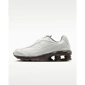 NIKE 나이키 샥스 라이드 2 프리미엄 남성 신발 오프 화이트/바로크 브라운/라이트 초콜릿/오프 화이트 IQ3