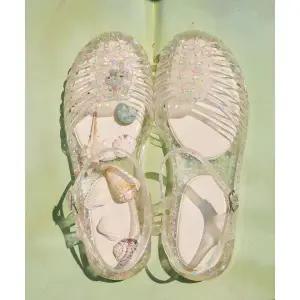 ROCKFISH WEATHERWEAR GLAIR STRAPPY SANDALS - CLEAR STAR