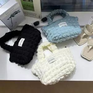 [하프클럽/]폼폼러브토트백 엠보백 미니 버블 패딩 버킷백 여성 늘푸른백화
