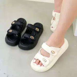 [제이시]제이시 발볼 편한 소가죽 누빔 통굽 슬리퍼 5cm S200