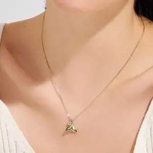 도로시 18k 함께해 고래꼬리 모이사나이트 목걸이