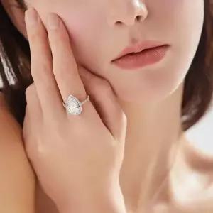 도로시 18k 헤일로 페어컷 랩 다이아몬드 3캐럿 반지 총 약 3.3CT)