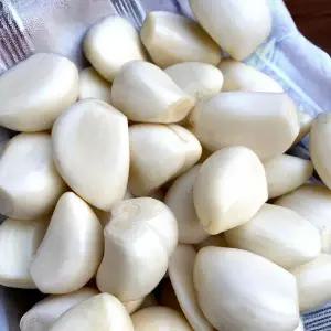 25년 국산 햇마늘 꼭지제거 깐마늘 1kg 손질 [원산지:국산 (경상북도)]