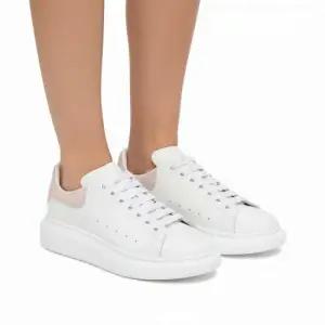 알렉산더맥퀸 MUST IT_ 오버사이즈 스니커즈 운동화 26SS 553770 WIAIH 9182