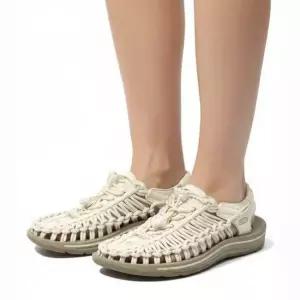킨 MUST IT_ 26SS UNEEK W White CapCornstalk 1018698) 유니크 샌들)