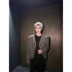 록쉬블몰 투피스 남성용 가짜 숏 코트 재킷 모델 정장 패드 HO1
