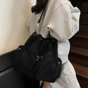 남여공용 가방 백팩 데일리 포켓 버클 크로스백 모던 여성 보스턴백 미니크로스백 호보백