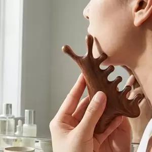 [셀러허브 생활리빙]나무 괄사 마사지 두피 얼굴 나무 괄사 빗 지압 경락 (49421030)