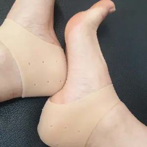 발뒤꿈치 각질 보호 실리콘 커버 양말 형태 피부 관리 발 케어 용품