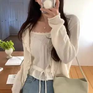 여사친 캐주얼 끈 상의 프렌치 조끼 레이스 트렌디 아이템 나시 출하 HT1