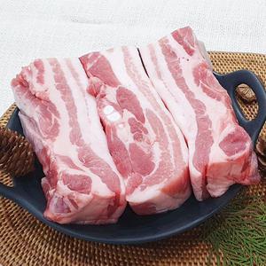 보쌈용 수육용 돼지고기 한돈 뒷다리살 앞다리살 수입 삼겹살 1kg 김장철 고기 더예쁜한우