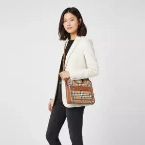 버버리 여성 미니 포켓백 8066166 LL MN POCKET BAG DFC A9534