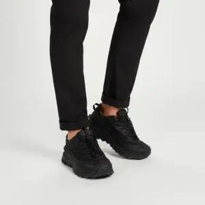MONCLER 26SS TRAILGRIP GTX 스니커즈 4M00260 M7208 999)