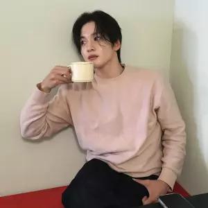 워셔블조직세미오버핏니트 M1KT2120