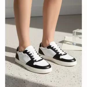토즈 TODS 레더 스니커즈 가죽 운동화 단화 XXM04L0IF80
