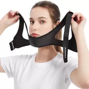 CPAP 사용자를 위한 조절 가능한 턱 스트랩 - 코골이용 얼굴 마스크 붕대로 입을 다물게 하는 여성과