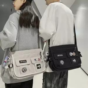 [하프클럽/]메신져백 투포켓 가방 남여공용 키링뱃지