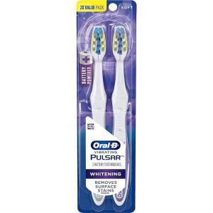Oral-B 펄사, 배터리 구동 3D 화이트 어드밴스드 비비드 소프트 칫솔 트윈 팩, 칫솔 팩, 여행 필수품(색상은 다를 수 있음)