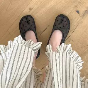 오에드 매쉬 도트 타비 플랫