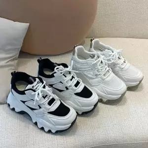 [옷자락]여자 비건레더 통굽 청키 스니커즈 편안한 운동화