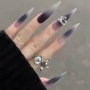 손톱에 긴 스틸 프레스 블랙 매트 3D 아몬드 모양 24Pcs