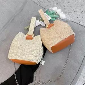 손목고리 밀짚 크로스백 주머니백 왕골가방 여름가방 여름가방 왕골가방 밀짚가방