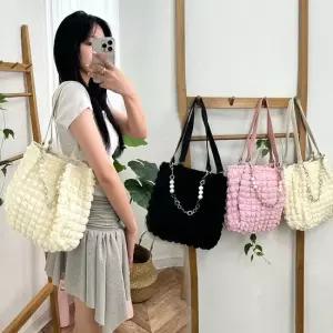슈어포밍숄더백 폼폼 퀼팅 진주 체인 여성 가방 감성 퀼팅백 제니백 퀼팅크로스백