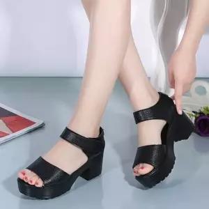 발목 스트랩 찍찍이 통굽 샌들 키높이 여름 캐주얼화 여성샌들 여성샌달 아쿠아샌들