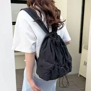 스트랩끈 백팩 캐주얼 앞포켓 여행가방 학생 데일리 패션백팩 데일리백팩 여대생백팩