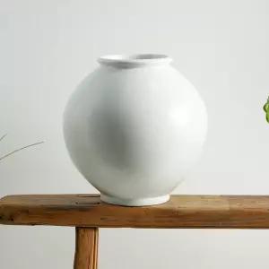박수재 수공예 달항아리 반무광 2호 22cm 돌상 소품 화병 풍수지리