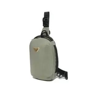다이나핏 스포츠 투어링 슬링백 M SIZE_Light Khaki YUF24B23K6 276680