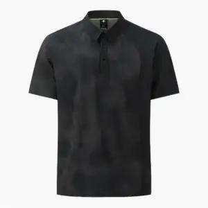 데상트 골프반팔티 VQA DR22MFTS42-BLKG 아크먼트 ACMT) 남성 아크모션 전판패턴 반팔 티셔츠 BLACK