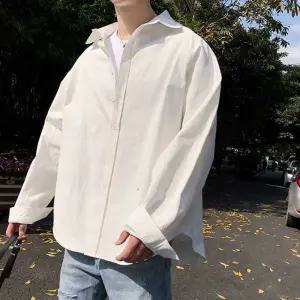 일상잇템 남자 직장인 데일리 출근 룩 화이트 셔츠 남방 코디