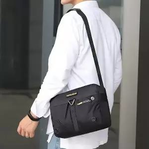 방수 수납공간 활용도 좋은 캐주얼 스퀘어백 크로스백