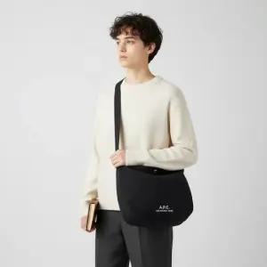 A.P.C 패세라 FW25 공용 저널 숄더백 PSAJZ M61939 LZZ