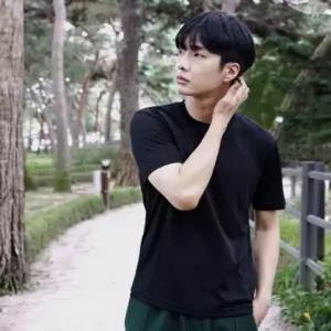남자 반팔 티셔츠 기능성티 반팔티셔츠 티 헬스반팔 로카티 머슬핏반팔 남성 면티 티 티셔츠 남자 기본