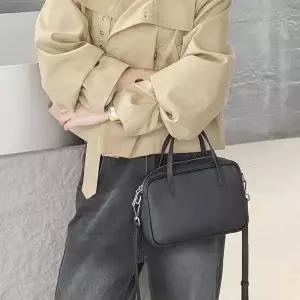 [다잇템]여자 소가죽 사각 스퀘어 디자인 활용도 높은 데일리 토트 크로스백