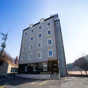 춘천 호텔 공지천 2호점(Chuncheon Hotel Gongjicheon 2nd Branch)