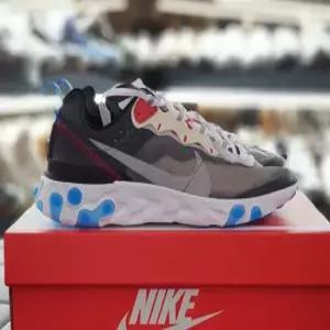 나이키 MUST IT_ 리액트 엘리먼트87 다크그레이 포토블루 AQ1090-003