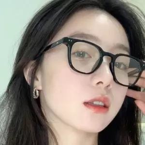 [키린] 블랙 뿔테 프레임 블루라이트차단 패션 안경