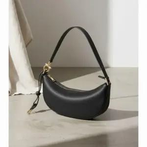 페라가모 MUST IT_살바토레 스몰 호보백 여성 숄더백 219873 782182