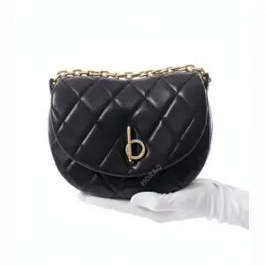 버버리 MUST IT_ Reorder Quilted Rocking Horse Bag 8104628) 퀼팅 로킹 홀스 백)