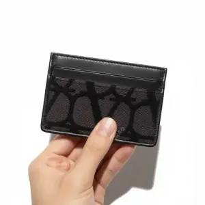 발렌티노 MUST IT_ 트왈 이코노그라프 카드 케이스 3Y0P0T83 WAW U02 3Y2P0T83 U02)