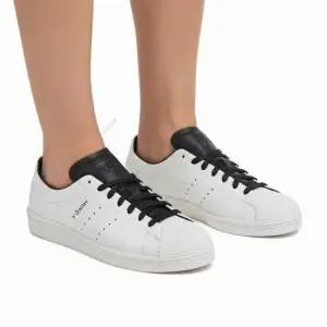 아디다스 MUST IT_[Y-3]FW25 공용 슈퍼스타 스니커즈JR4216 ORBGRY BLACK