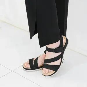 올리 에이미 펀칭 스트랩 샌들