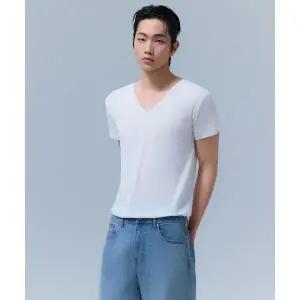 MUSINSA STANDARD [쿨탠다드] 메시 프리컷 브이 넥 언더셔츠 [화이트]