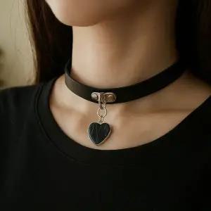[하프클럽/]블랙 하트 펜던트 초커 목걸이 여성용 데일리 액세서리